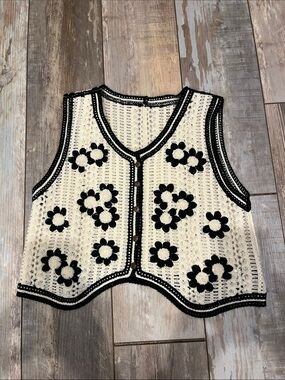 Crochet Flower Button-Front Vest - Cream and Black